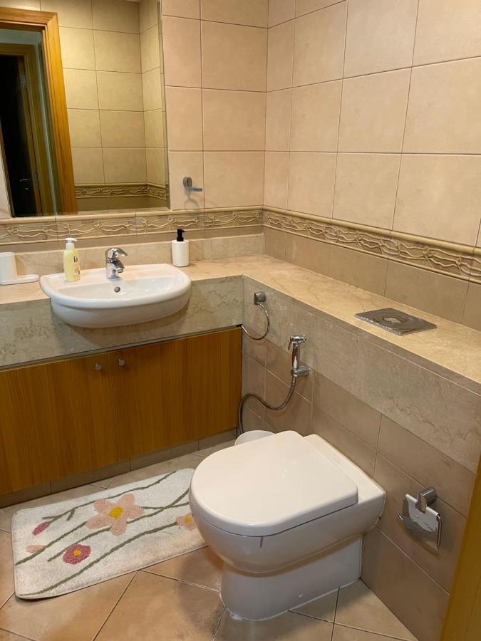 Metro Premium Location Spacious 2 Bedroom Right Next To The Metro * Dubai