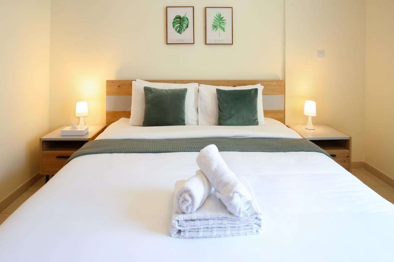 Apartment Koala & Tree - Luxurious 1br In The Greens, Stays Up To 4 !! *