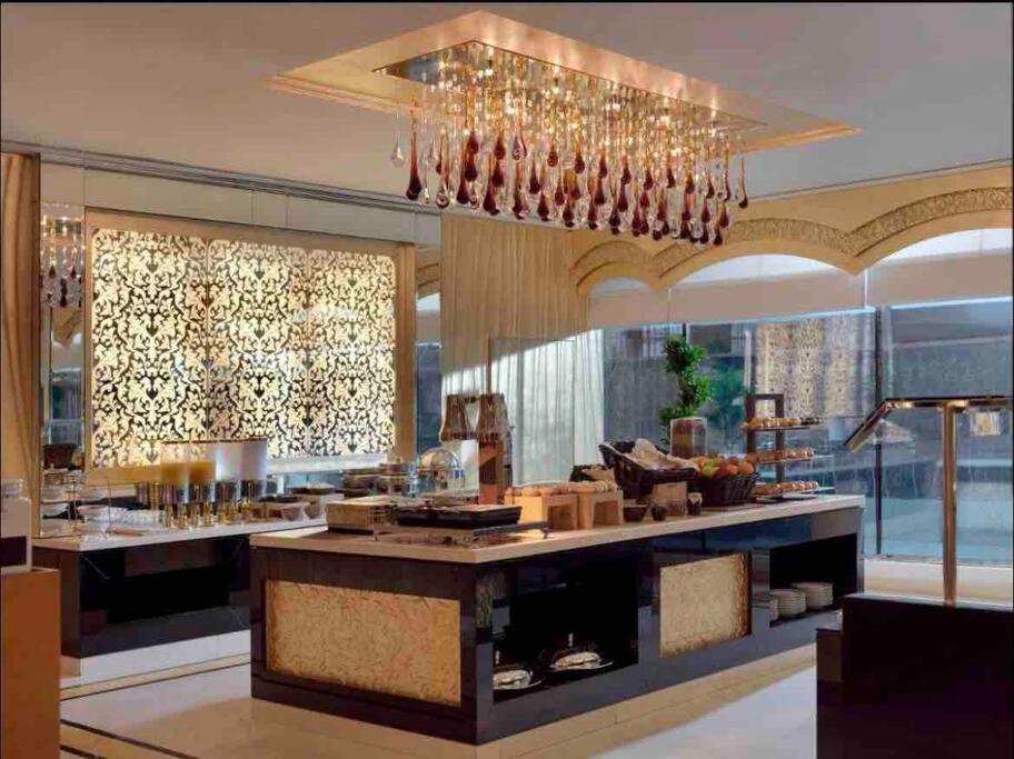 Luxury Living & Fully-furnished 3 Bedroom Next To Mall * Dubai
