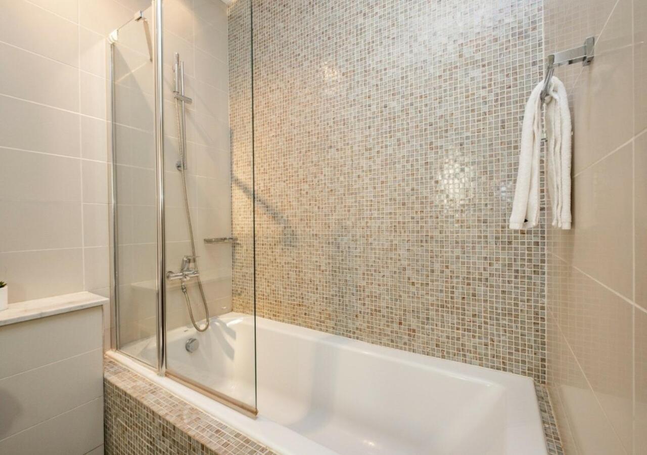 Hometown - Cosy 1 Bedroom With Brand New Furniture In Difc Apartamento Dubái