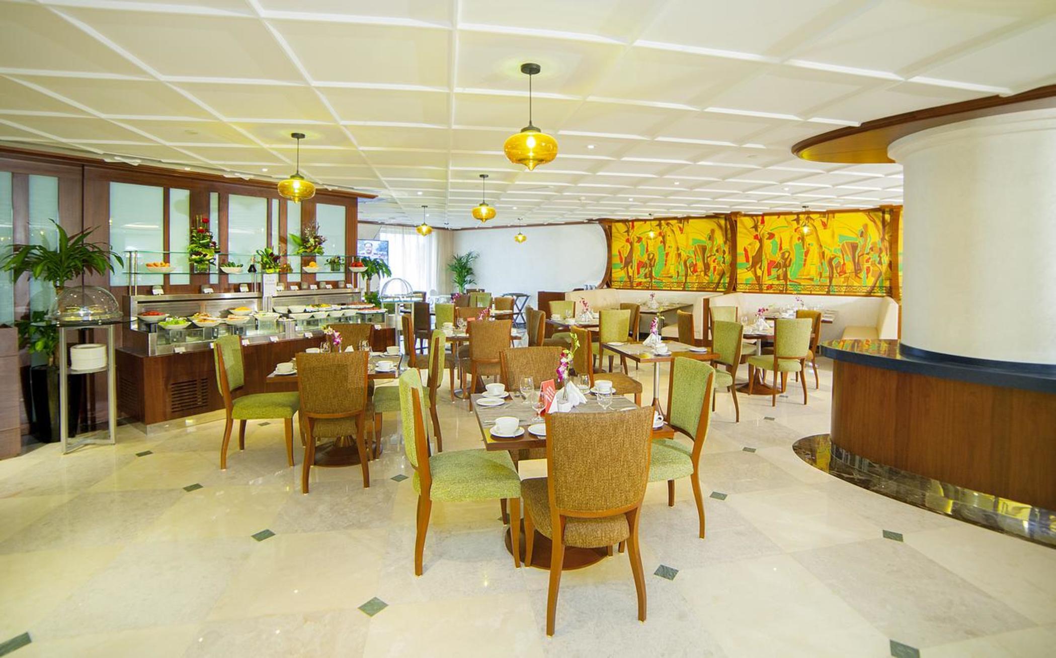Hotel Raviz Center Point 4*
