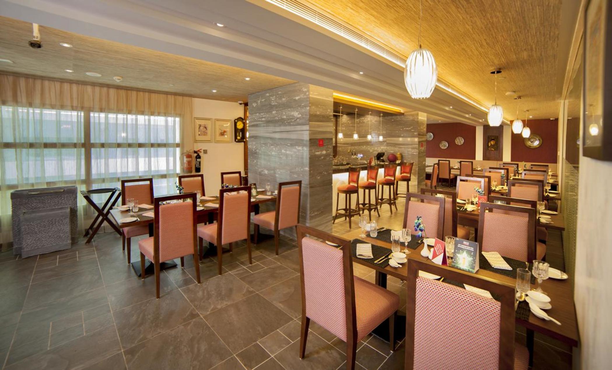Hotel Raviz Center Point Dubai