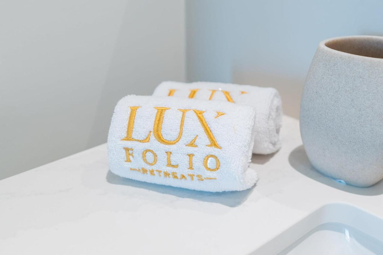 Luxfolio Retreats - Beautiful Full Sea & Palm View Apartment Dubai