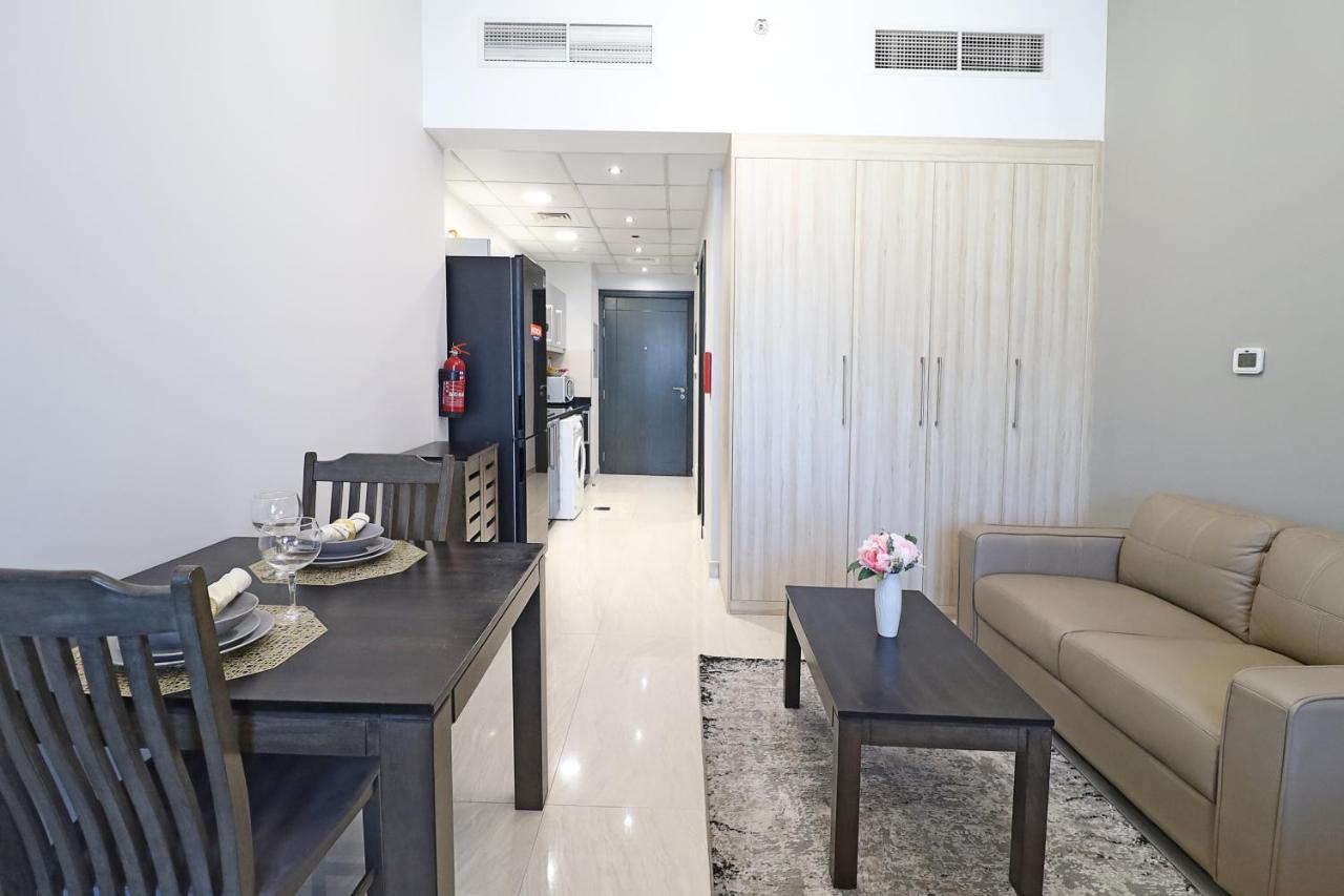 Lejlighed Large And Complete I Near Mall Dubai