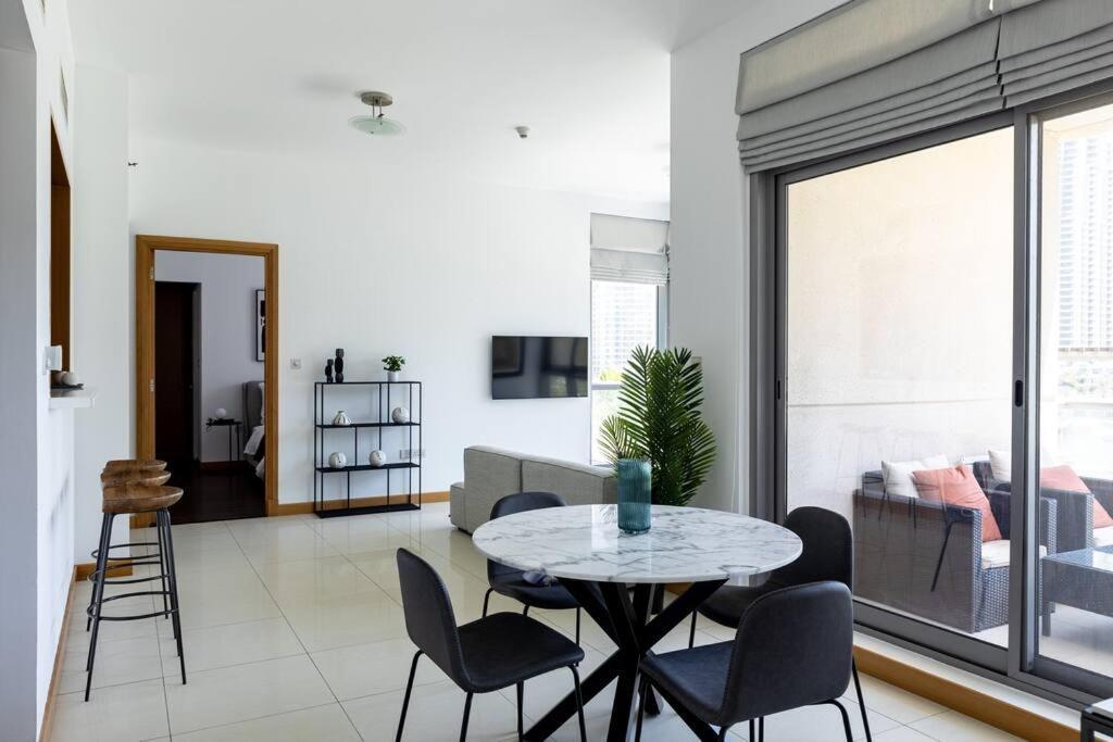 Marina, Two Bedrooms With Full Marina View Apartamento