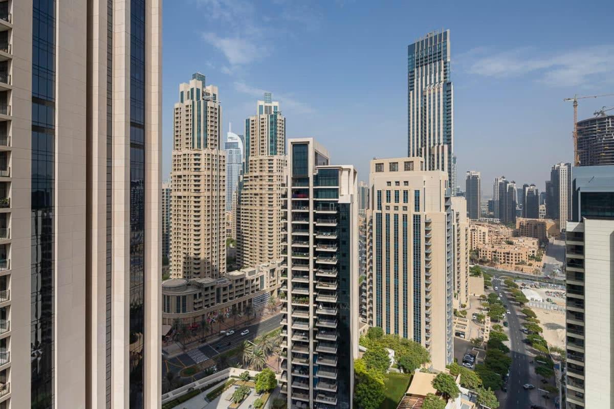 Frank Porter - 8 Boulevard Walk * Dubaï