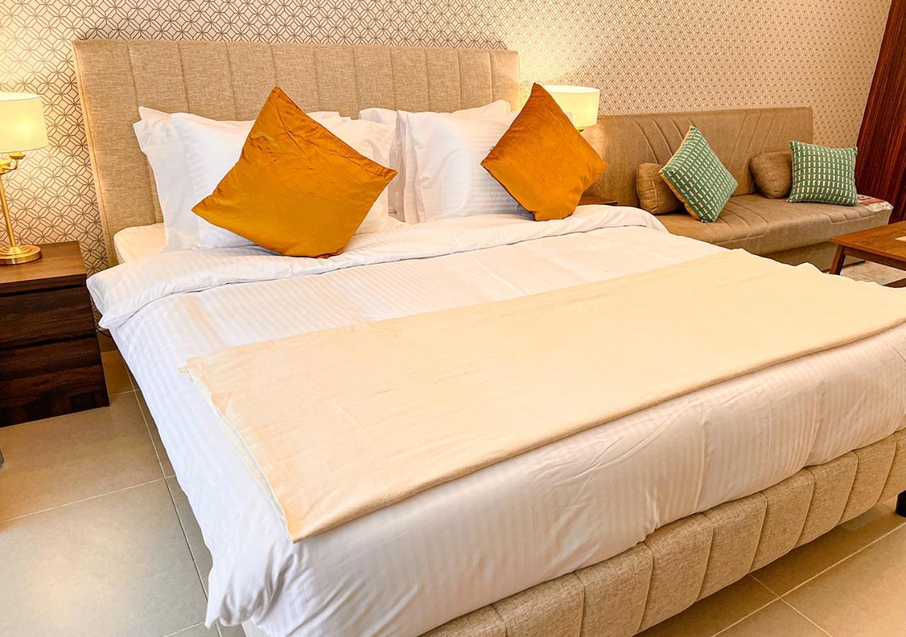 Cosmos Living Modern Near Marina Apartemen Dubai