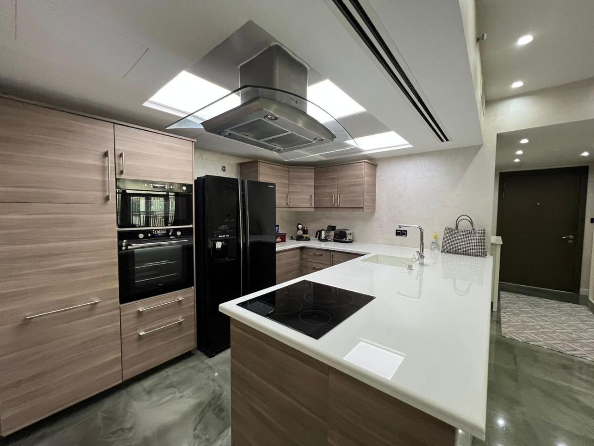 Beautiful And Cozy 2 Bedroom In The Heart Of Downtown Apartment