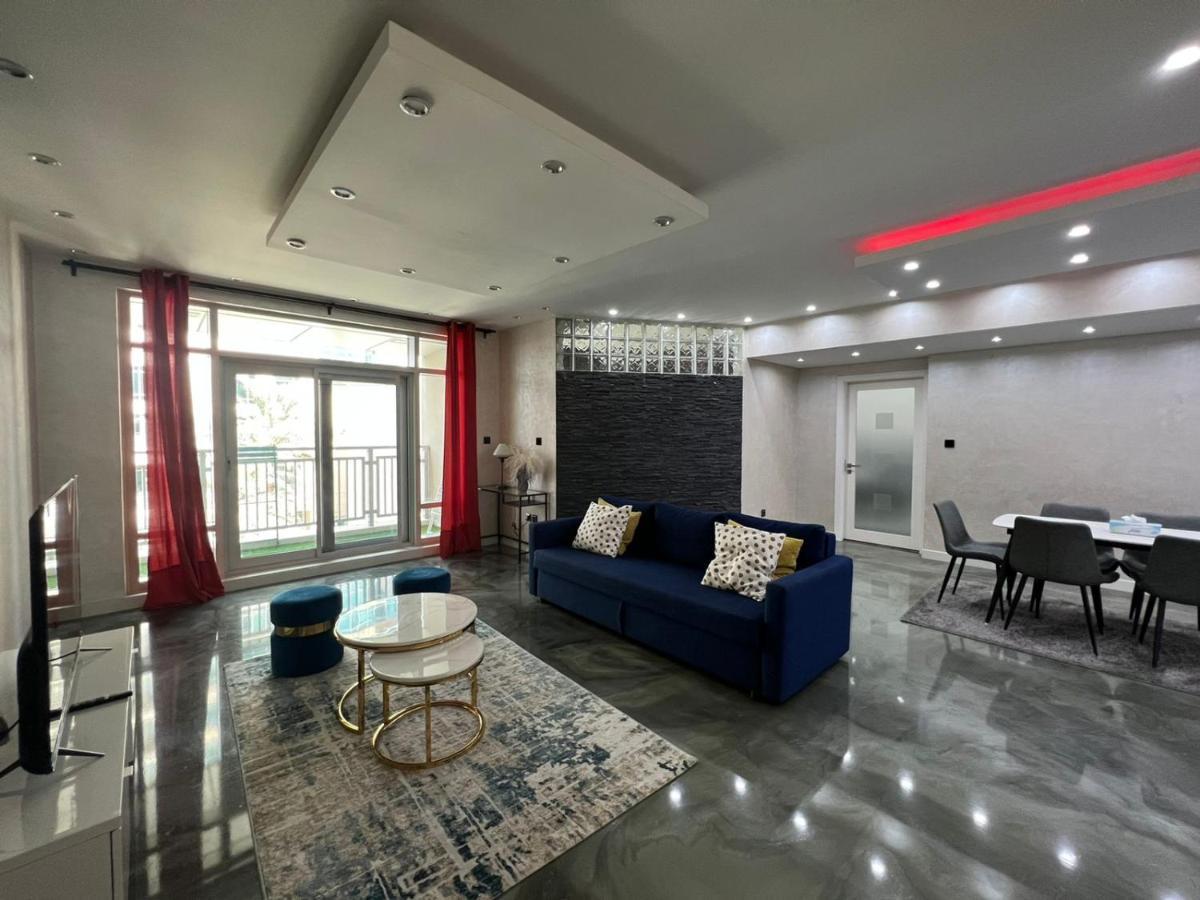Beautiful And Cozy 2 Bedroom In The Heart Of Downtown Apartment