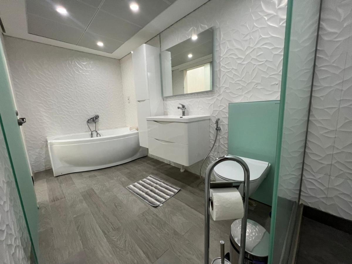 Apartment Beautiful And Cozy 2 Bedroom In The Heart Of Downtown