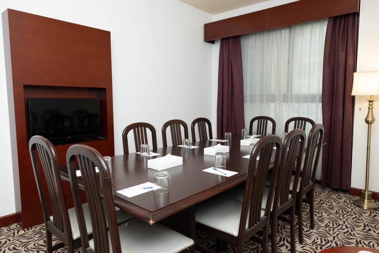 Hotel Mra Grand 2*