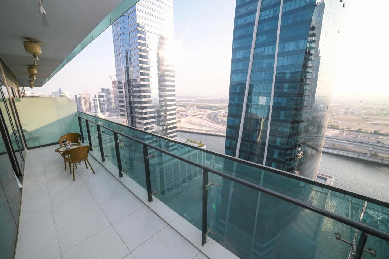Сasa de vacaciones 1bhk With Canal View Damac Merano Business Bay *