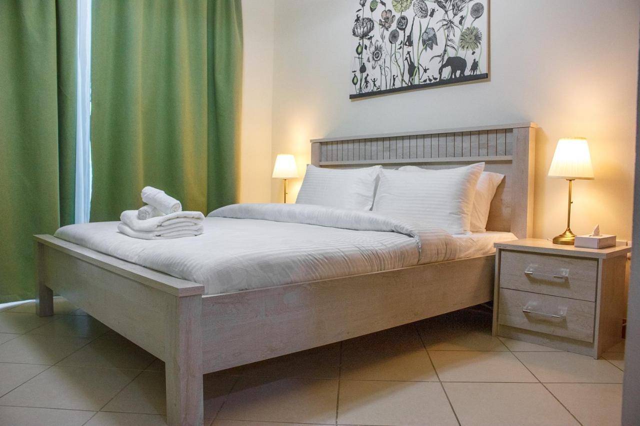 1 Bedroom Facing Pool, Close To Metro Station *
