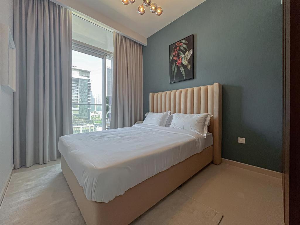 Brand New 1 Bdr In Business Bay With Burj-khalifa View Appartement *