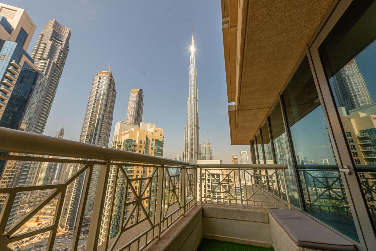 Apartment First Class 2br With Full Burj Khalifa And Fountain View Dubai