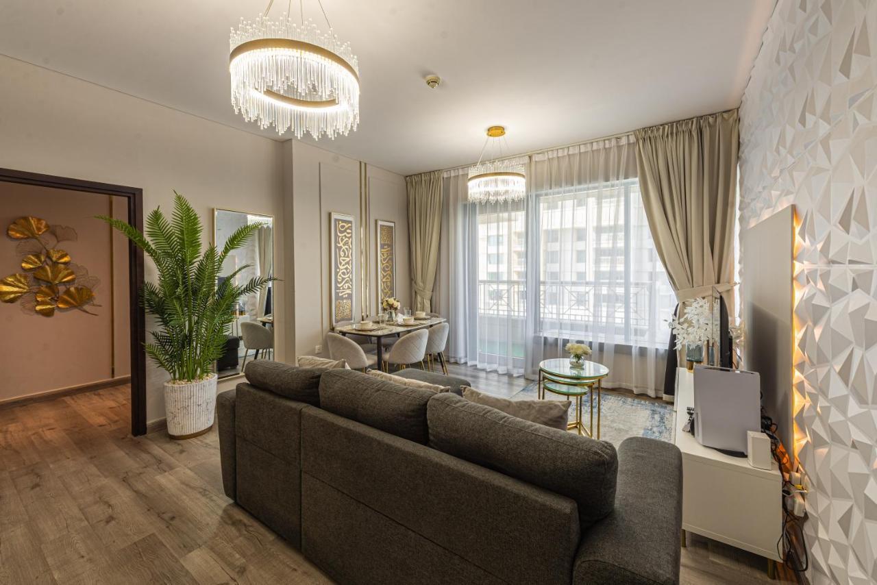 Apartment First Class 2br With Full Burj Khalifa And Fountain View Dubai