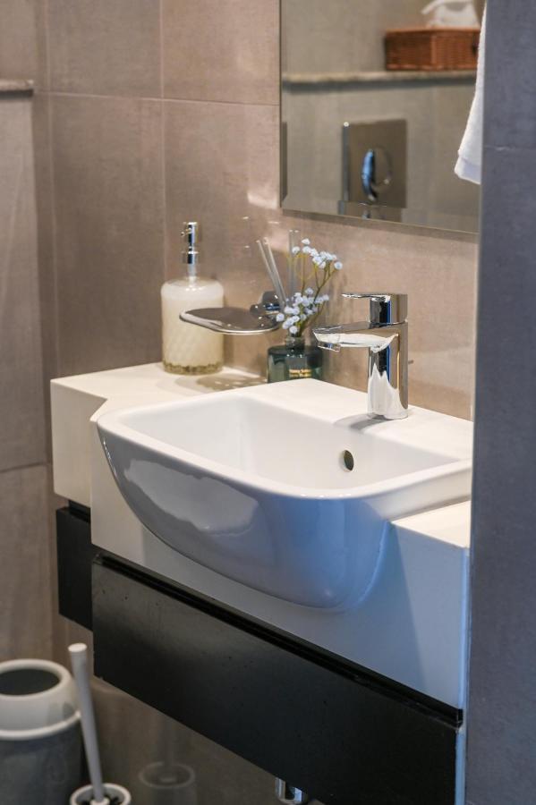 Сasa de vacaciones 1bhk With Canal View Damac Merano Business Bay *