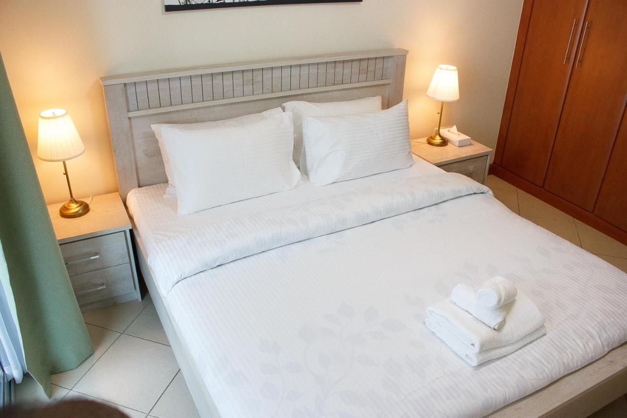 1 Bedroom Facing Pool, Close To Metro Station Appartement