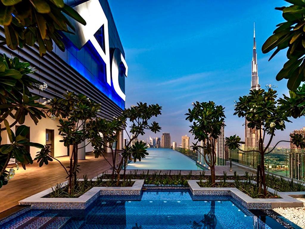 Apartemen Infinity Pool & Burj Khalifa View L Luxe Paramount Dubai