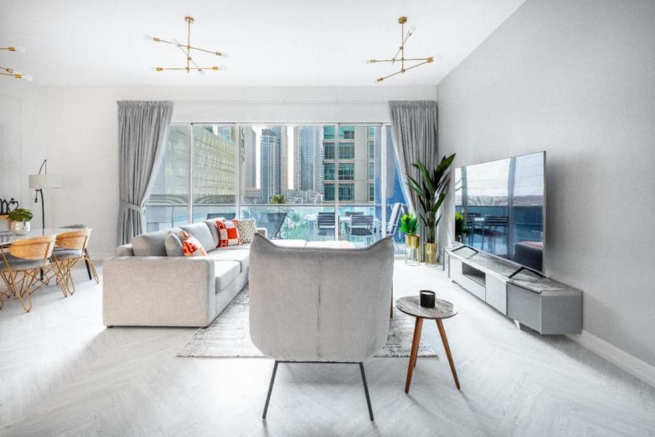 Azure, Marina - Majestic Two Bedroom *