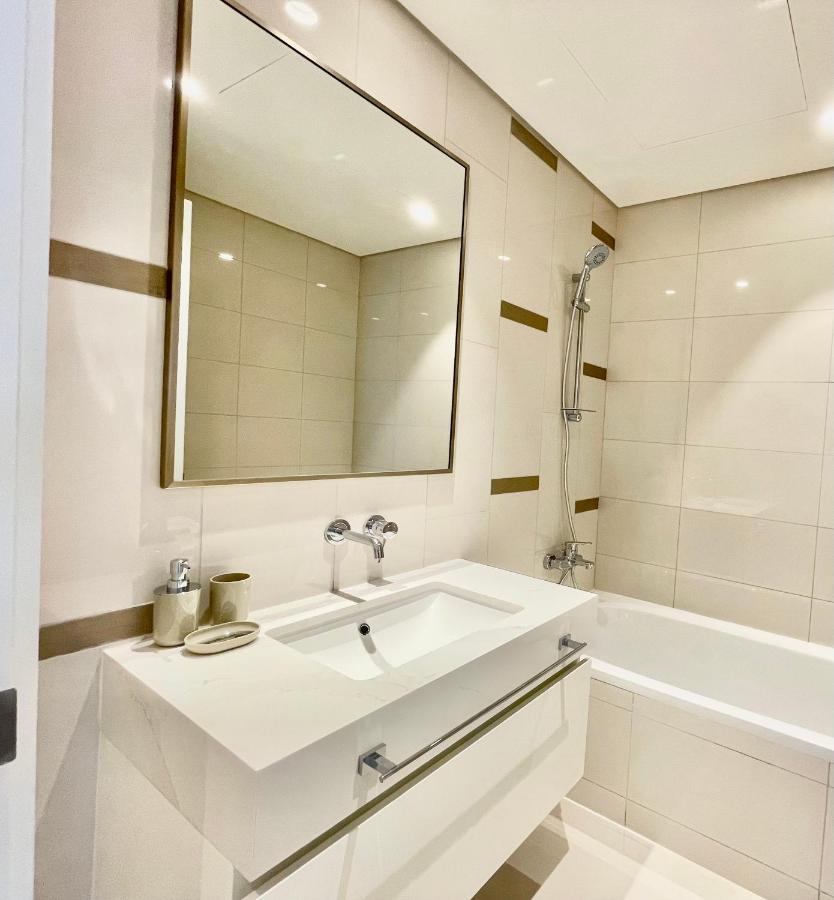 Dar Vacation - Magnificent Palm View White 3bdr Dubai