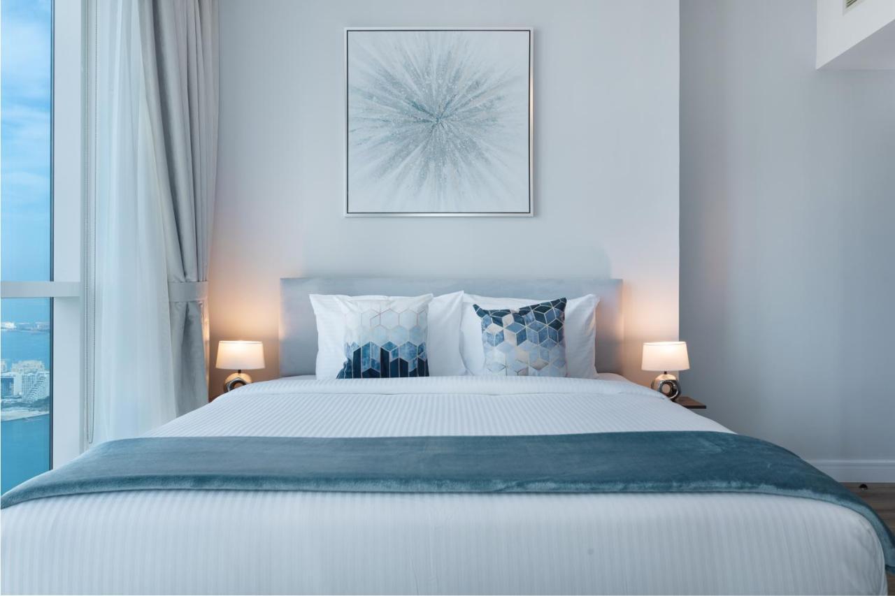 Apartamento Maison Privee - High-floor Trendy With Marina, Palm & Ocean Vws Dubái