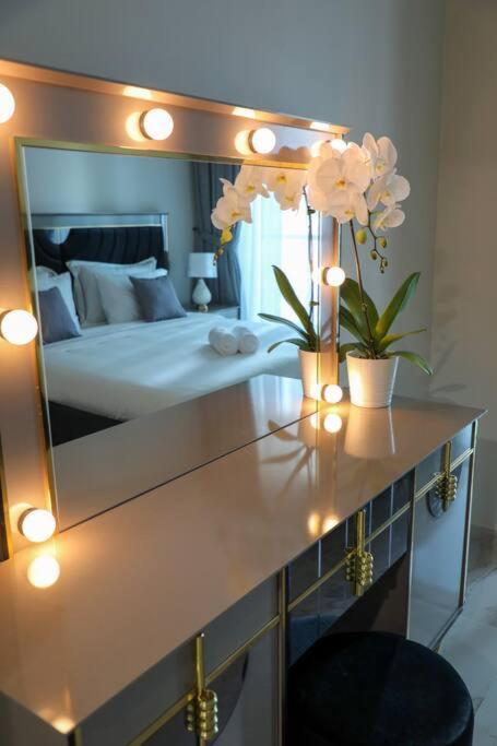 Deal!!! Brand New 1 Bed In The Heart Of Marina