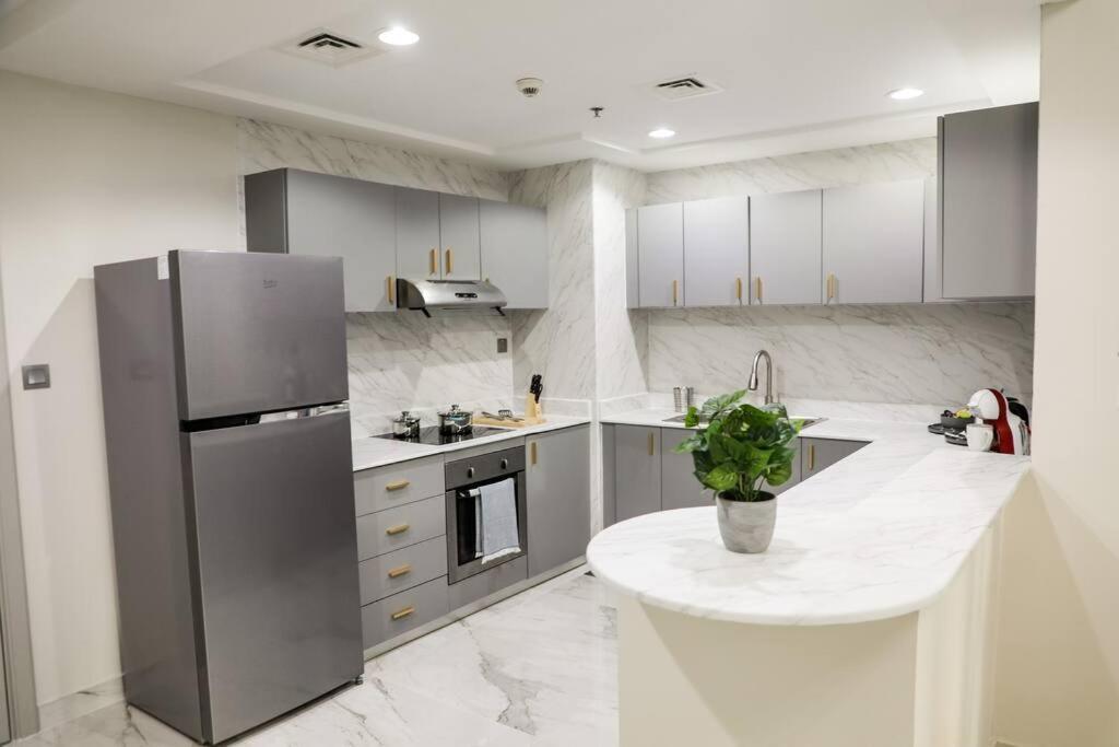 Deal!!! Brand New 1 Bed In The Heart Of Marina * Dubai