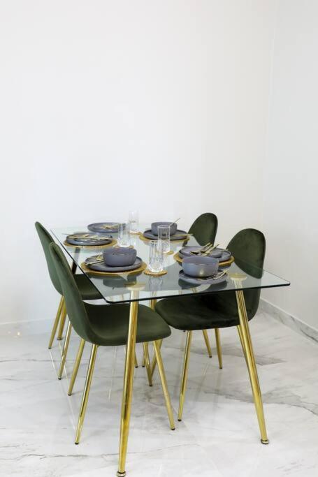Deal!!! Brand New 1 Bed In The Heart Of Marina