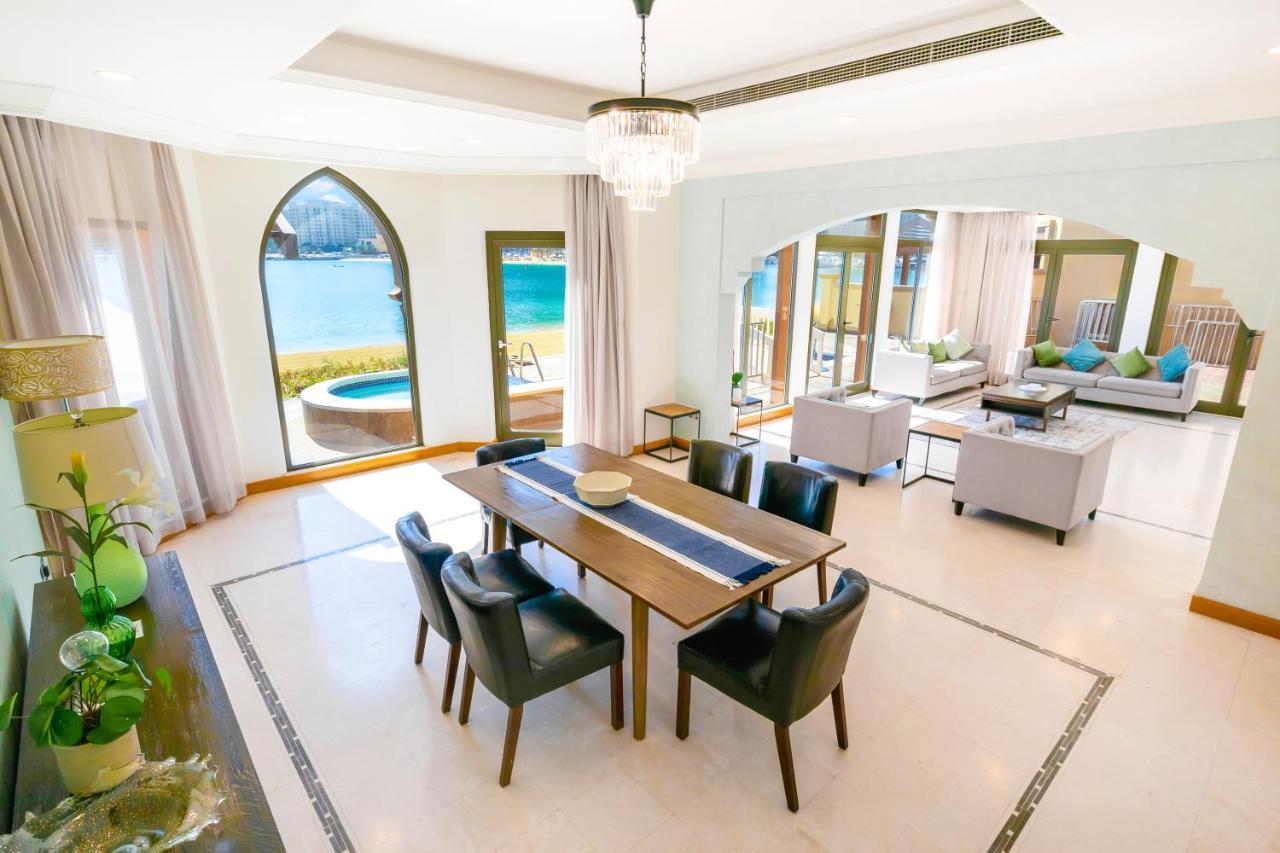 Fam Living - Palm Jumeirah - With Private Pool Pousada