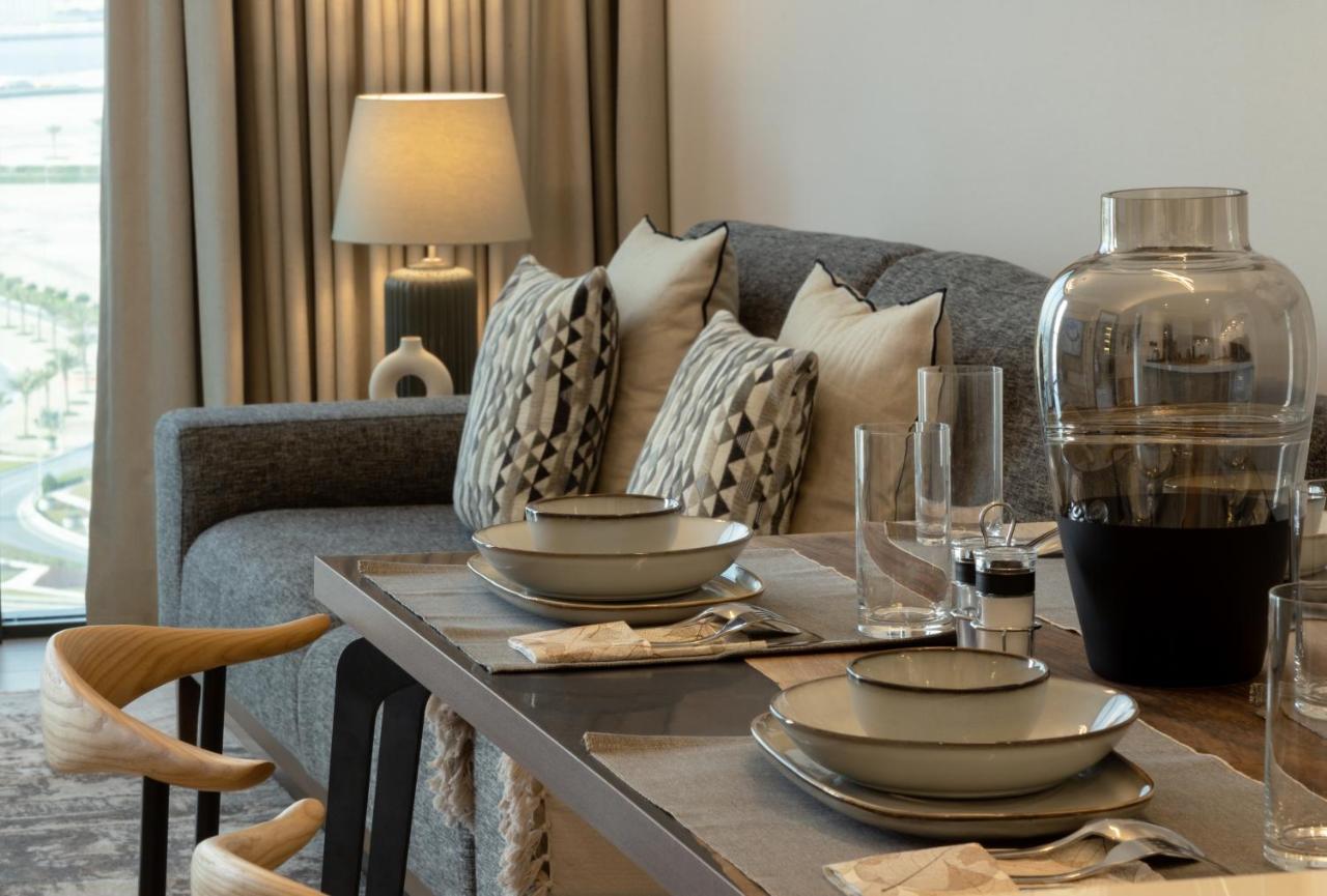 Full Moon Of One Park Avenue Apartment *