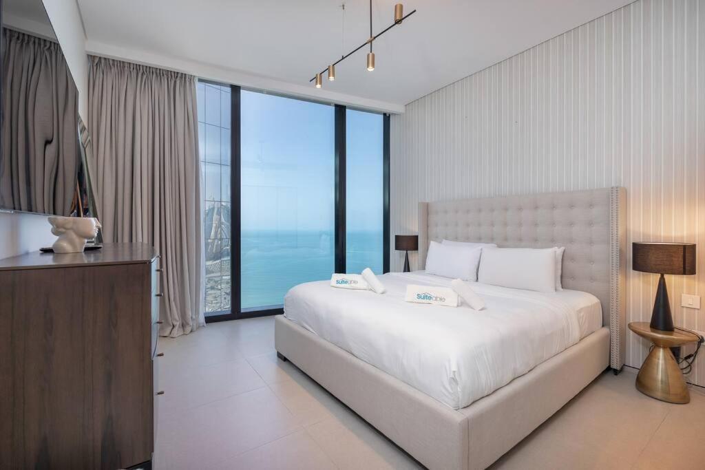 Suiteable Homes - Sensational 3 Bedroom With Mesmerizing Seaview Appartement *
