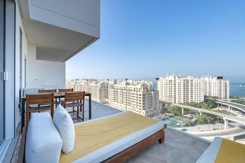 Experience The Luxe Life In The Palm! Dubai