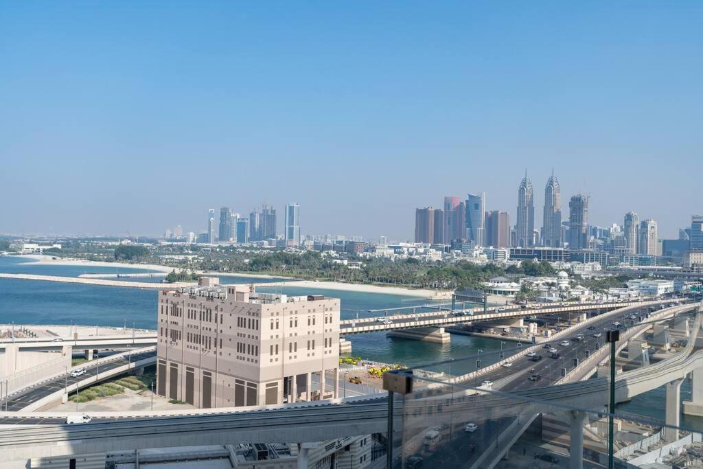 Experience The Luxe Life In The Palm! *