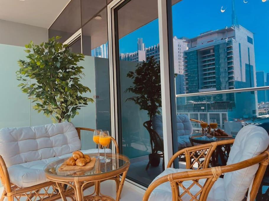 Vera Residences By Damac I 1br Luxury Apartamento Dubái