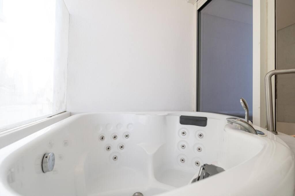 Experience The Luxe Life In The Palm! Dubai