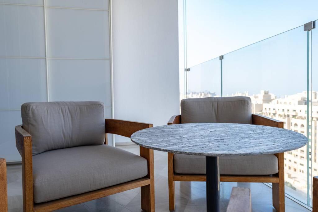 Experience The Luxe Life In The Palm! Apartment Dubai