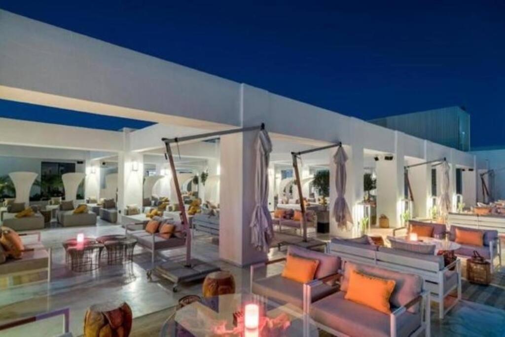 Experience The Luxe Life In The Palm! Dubai