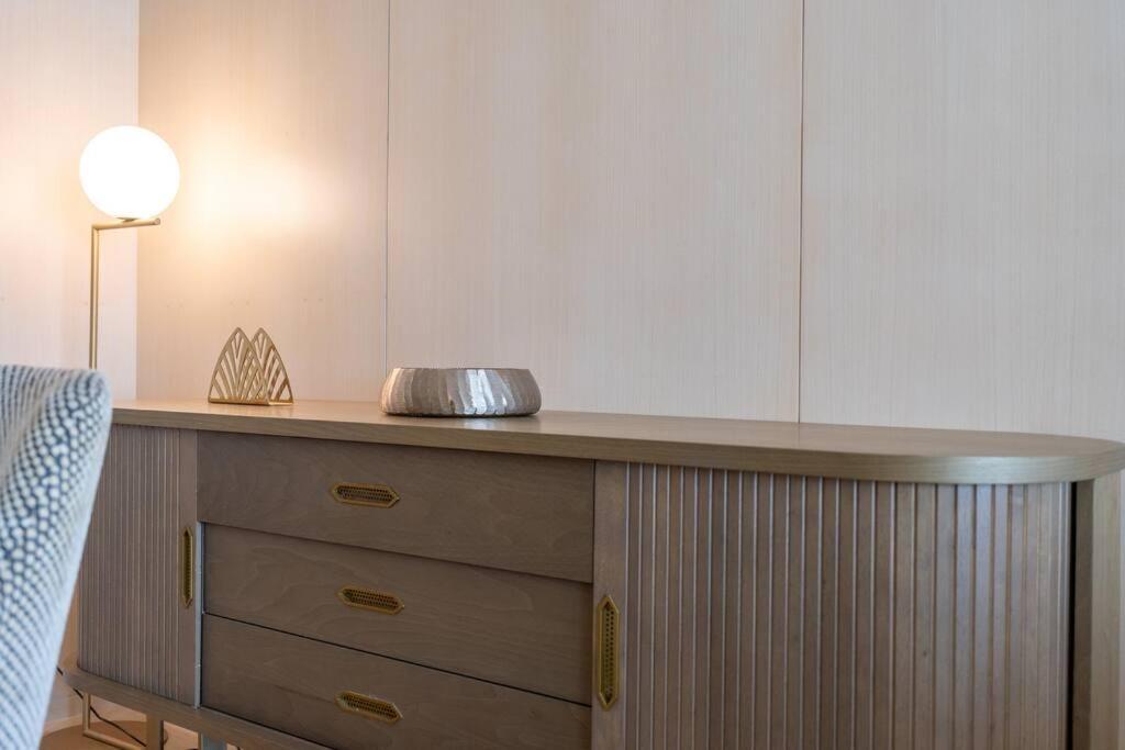 Experience The Luxe Life In The Palm! Apartment *