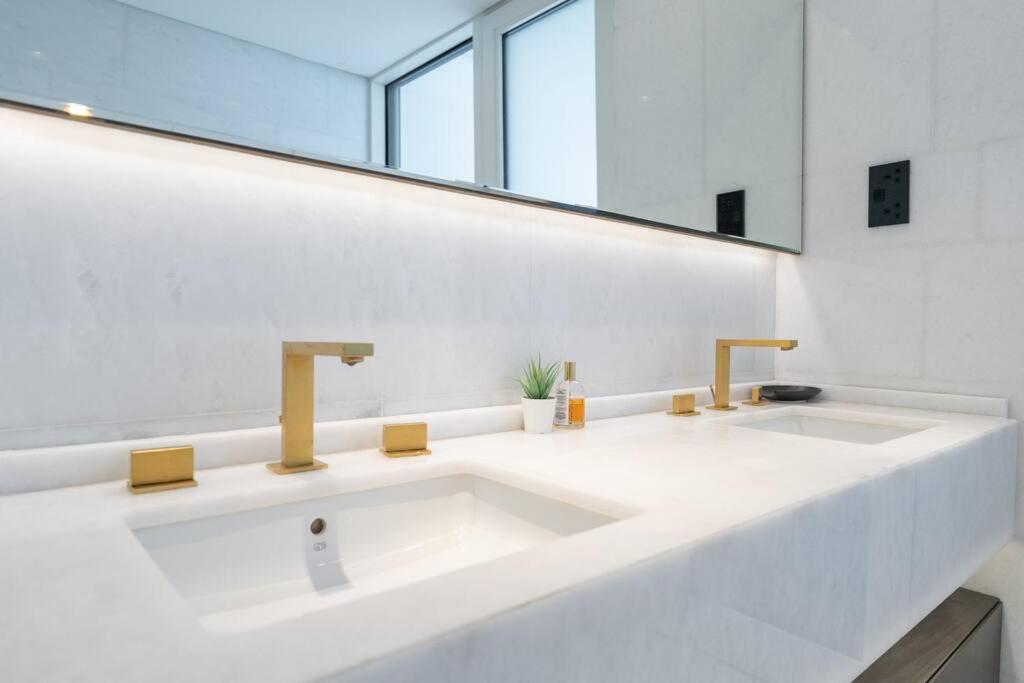 Apartment Experience The Luxe Life In The Palm! Dubai