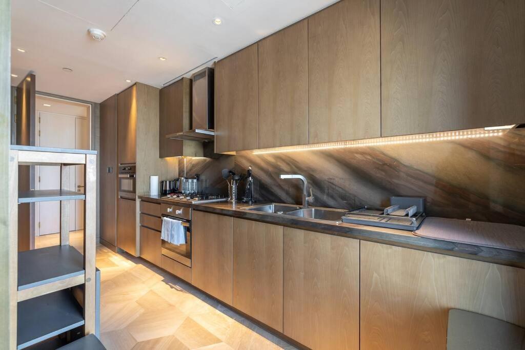Apartment Experience The Luxe Life In The Palm!