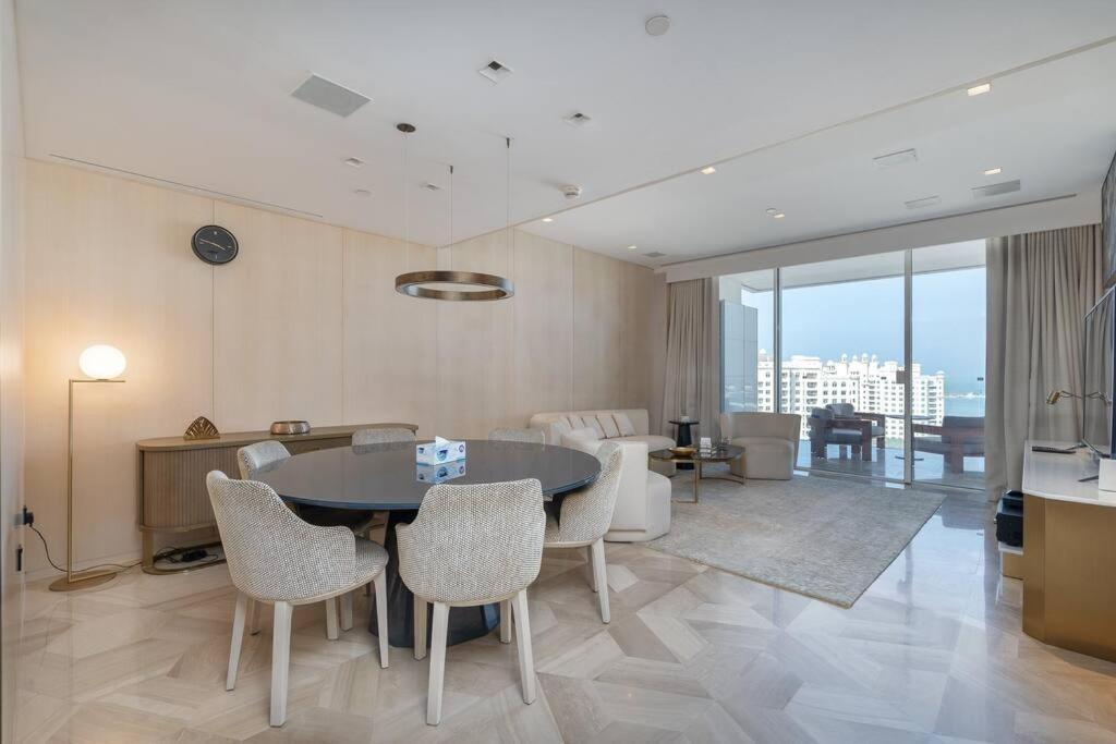 Experience The Luxe Life In The Palm!