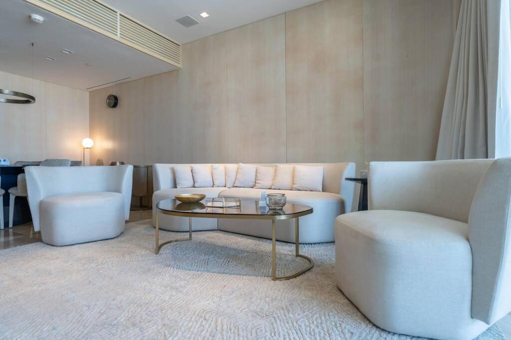 Experience The Luxe Life In The Palm! * Dubai