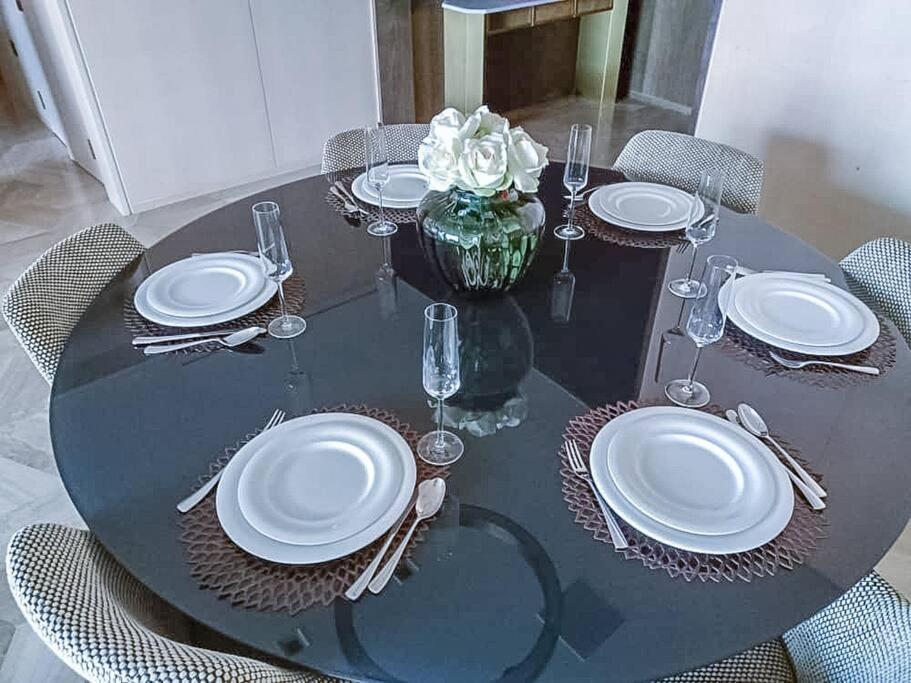 Apartment Experience The Luxe Life In The Palm!
