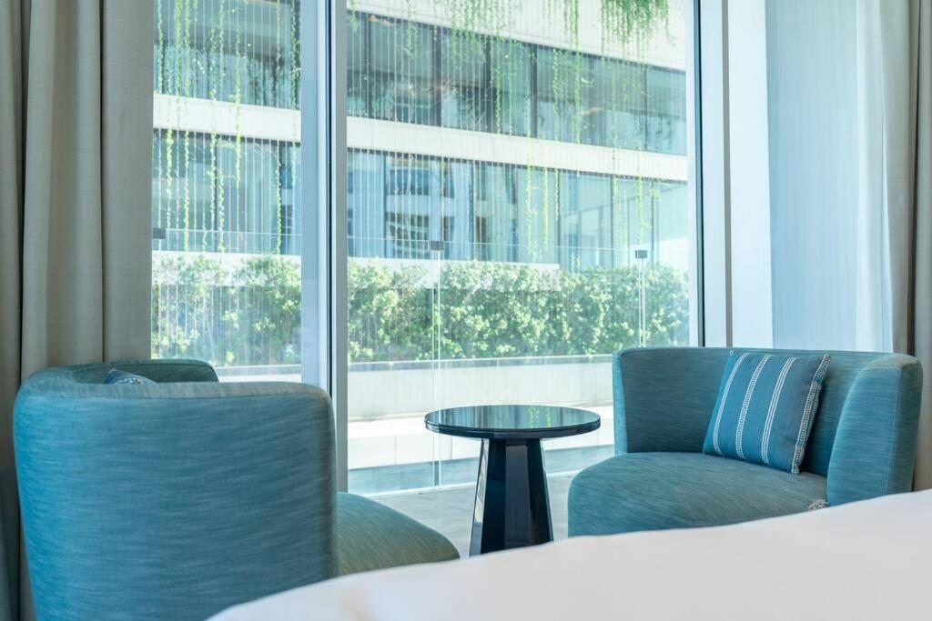 Experience The Luxe Life In The Palm! Apartment