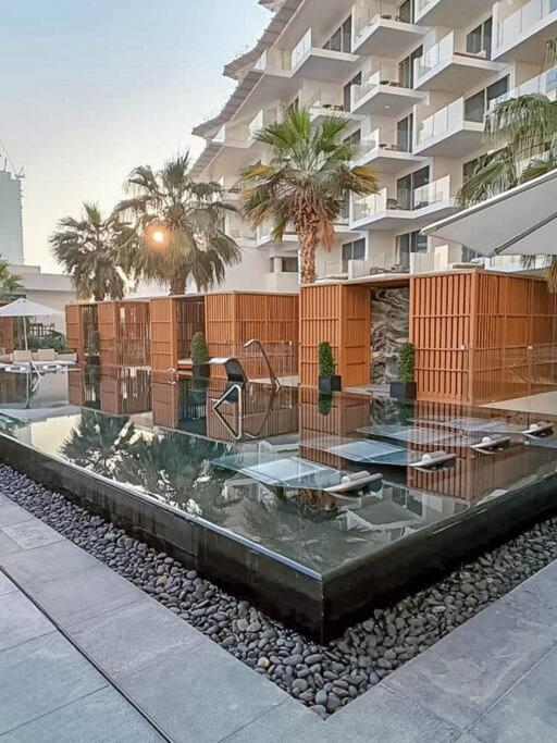 Experience The Luxe Life In The Palm! * Dubai