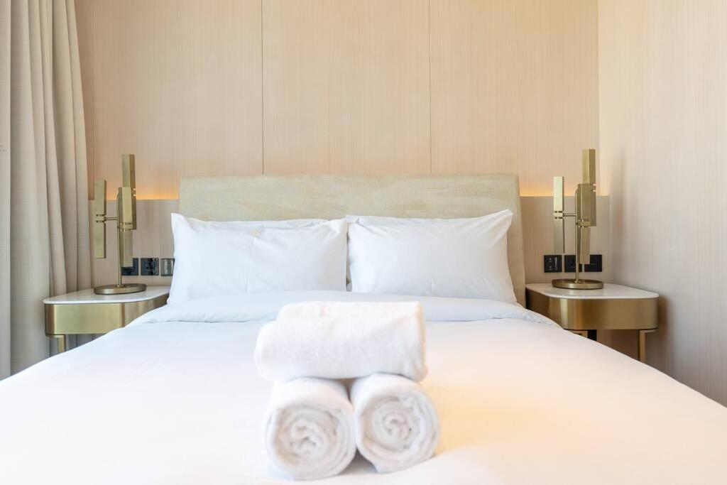 Apartment Experience The Luxe Life In The Palm!