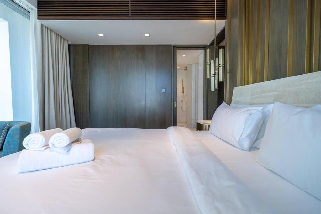 Experience The Luxe Life In The Palm! Apartment *