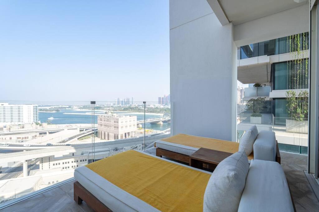 Experience The Luxe Life In The Palm!