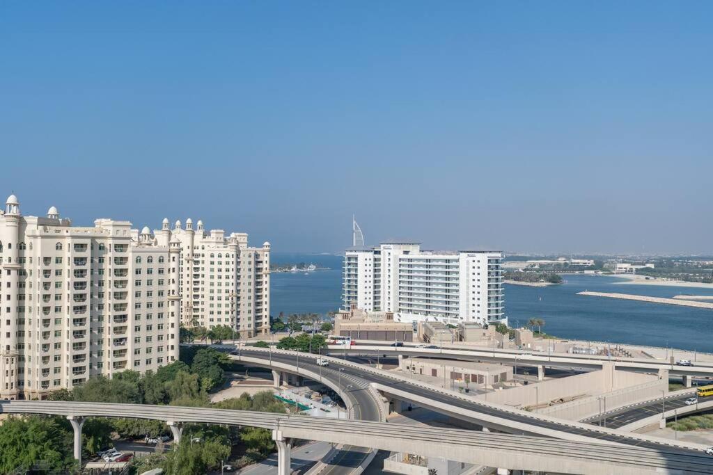 Experience The Luxe Life In The Palm! *